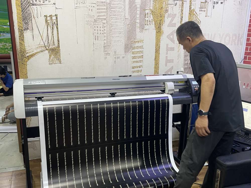 gia công cắt bế tem thành phẩm tại xưởng Tân Hải Thái