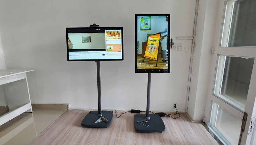 màn hình quảng cáo di động 32inch của Tân Hải Thái