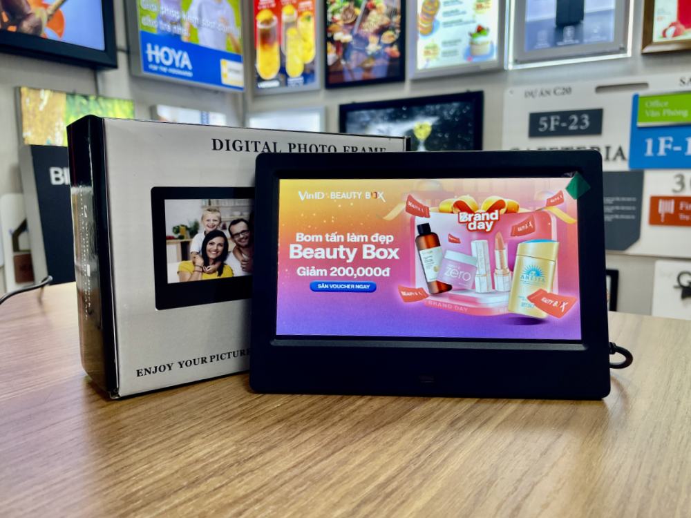 Màn Hình Quảng Cáo LCD Để Bàn 7"