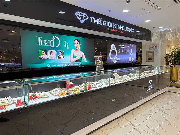 Thi công lắp đặt Hộp đèn tại Cửa hàng Thế Giới Kim Cương
